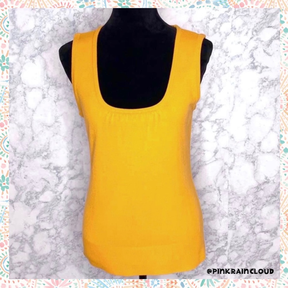 Cato 90s Yellow Knit Deep Scoop Sleeveless Sweater Women’s Medium